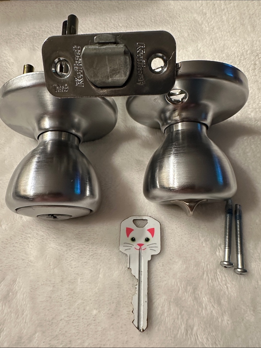 Satin-Finish Residential Door Knob Set in Silver